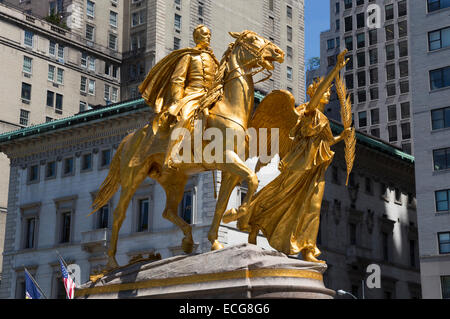 -Doré statue en bronze de William Tecumseh Sherman dans Grand Army Plaza, New York Banque D'Images