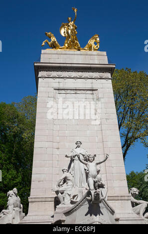 Le Monument du Maine à Merchants' Gate, West 59th Street à Columbus Circle, New York, USA Banque D'Images