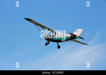 Rans S6-ES Coyote II G-CBUY en vol après le décollage de Breighton Airfield Banque D'Images