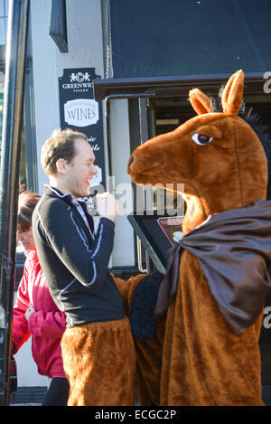 Greenwich, London, UK. 14 décembre 2014. Spectacle annuel de l'Course de chevaux a lieu à Greenwich pour la cinquième année. Crédit : Matthieu Chattle/Alamy Live News Banque D'Images