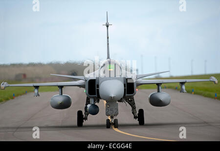 JAS 39 Gripen de Saab Seat unique chasseur Mach 2 No 252, roulage de 05 à RAF Lossiemouth. 9313 SCO. Banque D'Images