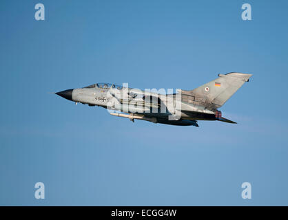 La Force aérienne de la Luftwaffe, Panavia Tornado 46 +54 sur RAF Lossiemouth Moray, en Écosse. 9318 SCO. Banque D'Images