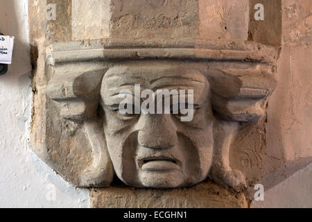 Pierre corbel sculpté, St. Mary et Eglise St Peter, Weedon Lois, Northamptonshire, England, UK Banque D'Images