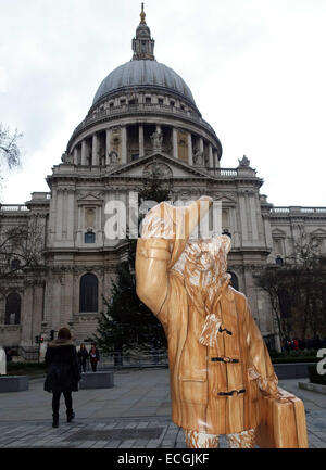 Le sentier de l'Ours Paddington à Londres : 'L'ours dans les bois" par le photographe Rankin Banque D'Images