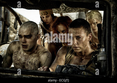 Mad Max : Fury Road est un film d'action post-apocalyptique réalisé, produit et co-écrit par George Miller, et le quatrième film de la franchise Mad Max de Miller. Le premier film de la franchise à 30 ans, Fury Road dispose d'acteur Tom Hardy comme Mad Max. Le film est prévu pour le 15 mai 2015. Banque D'Images