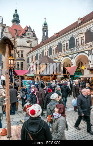 Marché de noël médiéval au château de Dresde, Saxe, Allemagne Banque D'Images