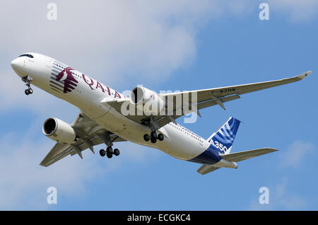 L'Airbus A350 XWB est une nouvelle famille d'avions de ligne bimoteurs bimoteurs à gros porteurs à long rayon d'action développée par le constructeur européen Airbus Banque D'Images