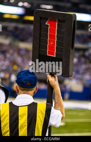 Indianapolis, Indiana, USA. 14 Décembre, 2014. Au cours du premier match de la NFL entre Houston Texans et Indianapolis Colts le 14 décembre 2014. 10 - Houston Texans Indianapolis Colts 17. Credit : Cal Sport Media/Alamy Live News Banque D'Images