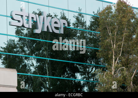 Un immeuble de bureaux occupé par l'équipement médical et bouilloire appareil Stryker. Banque D'Images