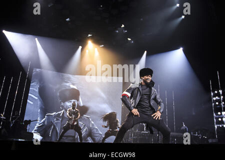 Tampa, Floride, USA. 14 Décembre, 2014. Usher effectue le 14 décembre, 2014 à Amalie Arena à Tampa, Floride Crédit : Brad Moore/ZUMA/ZUMAPRESS.com/Alamy fil Live News Banque D'Images