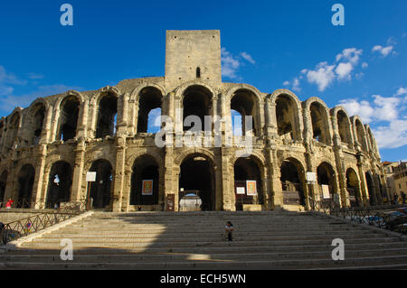 Amphithéâtre romain, les Arènes, Arles, Bouches du Rhone, Provence, France, Europe Banque D'Images