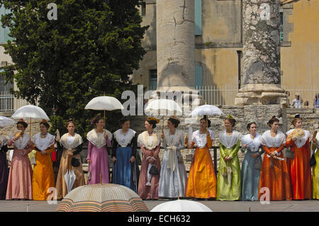 Arlésiennes, Fete du costume, Arles, Bouches du Rhone, Provence, France, Europe Banque D'Images