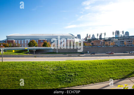 Ford Field & Fisher Freeway, Detroit, Michigan, USA. Le 23 octobre 2014. Banque D'Images