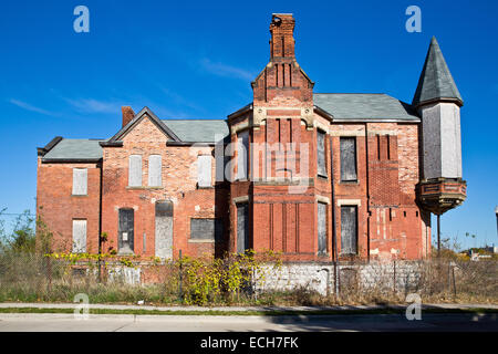 Ce pinceau vacants Park Mansion fait partie du nouveau film "Superman Batman v', Detroit, Michigan, USA. Le 23 octobre 2014. Banque D'Images
