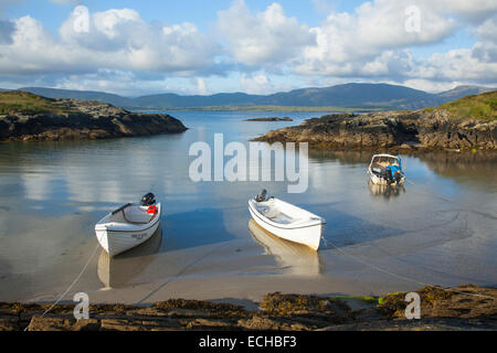 Les bateaux de pêche amarrés à Rosbeg, comté de Donegal, Irlande. Banque D'Images