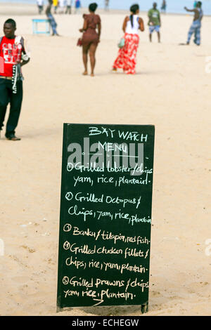 Restaurant sign sur plage de Labadi, Accra, Ghana, Afrique Banque D'Images