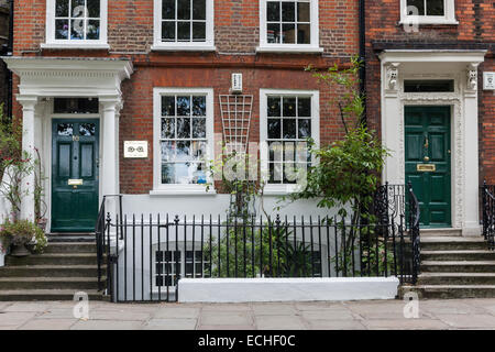 Richmond optométriste dans maison géorgienne sur Richmond Green, Londres, UK Banque D'Images