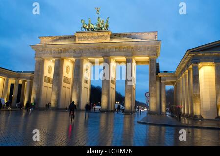 Berlin, Allemagne. Le 15 décembre, 2014. Porte de Brandebourg photographié à Berlin, Allemagne, 15 décembre 2014. Photo : Joerg Carstensen/dpa/Alamy Live News Banque D'Images