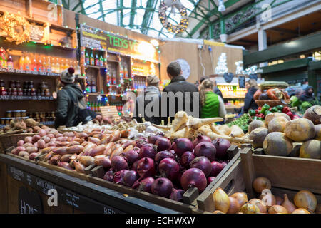 Prises de vue générale de la célèbre Borough Market basé sur la rive sud Banque D'Images