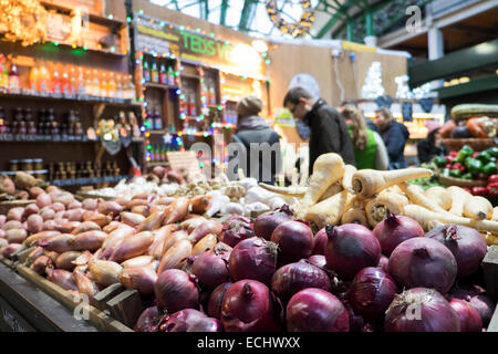 Prises de vue générale de la célèbre Borough Market basé sur la rive sud Banque D'Images