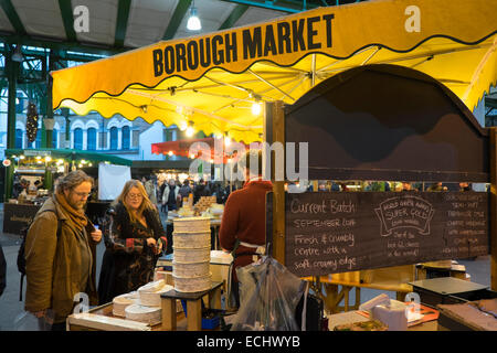 Prises de vue générale de la célèbre Borough Market basé sur la rive sud Banque D'Images