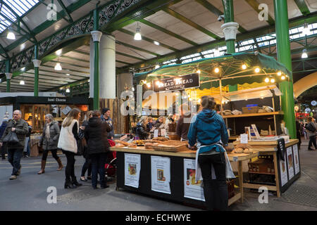 Prises de vue générale de la célèbre Borough Market basé sur la rive sud Banque D'Images