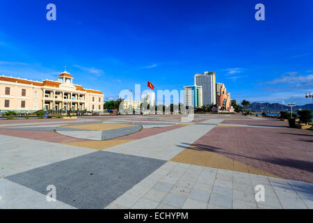 La place principale de la ville sur le front de mer à Nha Trang Viêt Nam Banque D'Images