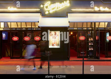 France, Paris, l'Avenue George V, Crazy Horse Saloon Banque D'Images