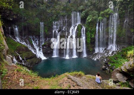 La France, l'île de la Réunion (département français d'outre-mer), le Parc National de La Reunion (Reunion National Park), classée au Patrimoine Mondial de l'UNESCO, Saint Joseph, la rivière Langevin sur le flanc du volcan Piton de la Fournaise, également appelé cascade de Grand galet Banque D'Images