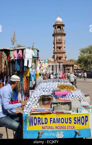 L'Inde, Rajasthan, Jodhpur, Sardar market et tour de l'horloge Banque D'Images