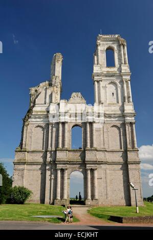 La France, Pas de Calais, Mont Saint Eloi, abbaye, ruines de la façade Banque D'Images