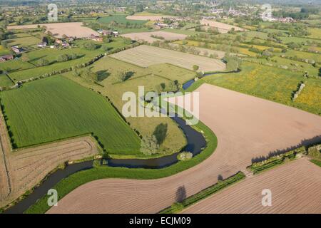 France, Nord, Maroilles, bocage et rivière helpe mineure (vue aérienne) Banque D'Images