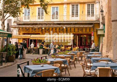 France, Bouches du Rhône, Arles, Place du Forum, Vincent Van Gogh Café de Nuit Banque D'Images