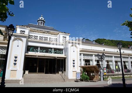 France, Vosges, Plombières les Bains, ancien casino, l'espace Berlioz, théâtre, exposition et domicile de l'office de tourisme Banque D'Images