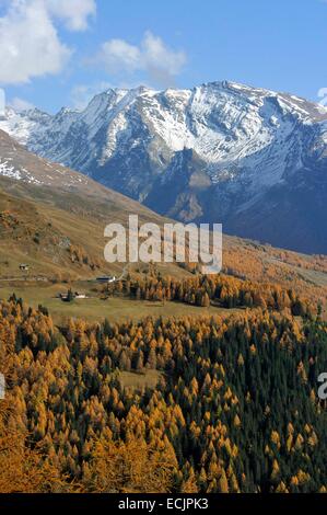 Autriche, Salzbourg, Tyrol, vue sur Grossglockner-Hochalpenstrasse (Haute route alpine du Grossglockner), Fusch, Fuschertal Valley et du Massif de Hohe Tauern Banque D'Images