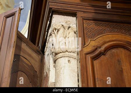 La France, l'Ariège, Saint Lizier, Palais Épiscopal, Notre Dame de la Sede de la capitale, La Cathédrale et la colonne cachée derrière les stalles en bois Banque D'Images