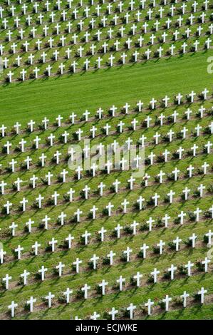 La France, de la Meuse, bataille de Verdun, Douaumont, l'ossuaire de Douaumont, nécropole nationale, tombes de soldats l'alignement Banque D'Images