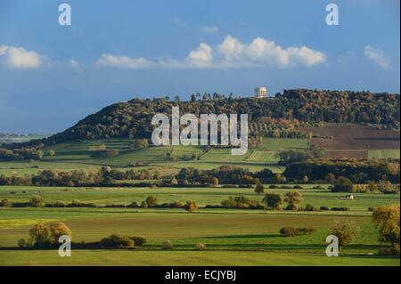 France, Meuse, Lorraine Regional Park, Côtes de Meuse, la plaine de la Woevre et la Butte Montsec monument américain à l'arrière-plan Banque D'Images