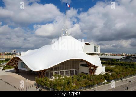 France, Moselle, Metz, quartier de l'Amphithéâtre, Centre Pompidou Metz, centre d'art conçu par les architectes Shigeru Ban et Jean de Gastines Banque D'Images