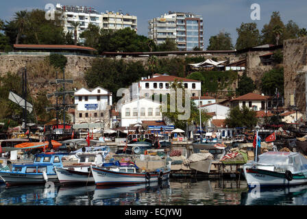 Yacht de plaisance (vieux port), Antalya, Turquie. Banque D'Images