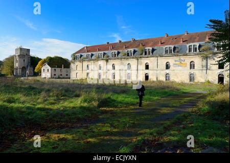 France, Meuse, Verdun, la citadelle, Beaurepaire casernes et la vieille tour de Saint Vanne c'est un vestige de l'abbaye Banque D'Images