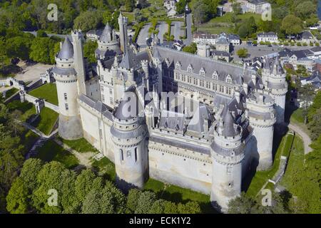 La France, l'Oise, Pierrefonds, le Château (vue aérienne) Banque D'Images