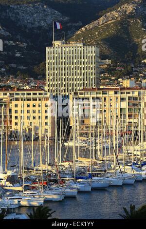 La France, Var, Toulon, Vieux Port Dock Banque D'Images