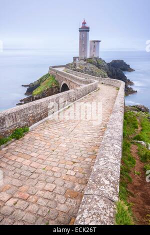 France, Manche, mer d'Iroise, le Goulet de Brest, Plouzane, Pointe du petit minou, petit minou lighthouse Banque D'Images