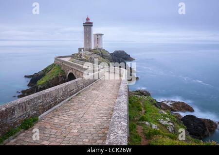 France, Manche, mer d'Iroise, le Goulet de Brest, Plouzane, Pointe du petit minou, petit minou lighthouse Banque D'Images
