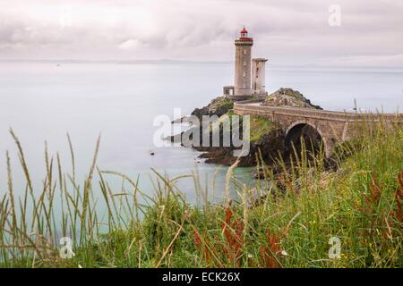 France, Manche, mer d'Iroise, le Goulet de Brest, Plouzane, Pointe du petit minou, petit minou lighthouse Banque D'Images