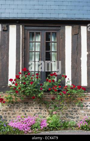 France, Seine Maritime, façade à colombages typiques, Cleres Banque D'Images