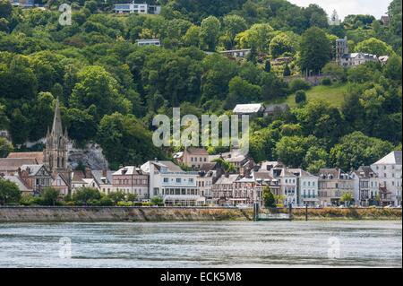 France, Seine Maritime, le village de La Bouille sur les rives de la Seine Banque D'Images