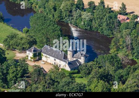 France, Vienne, Saint Pierre de maille, La Roche un Gue Château (vue aérienne) Banque D'Images
