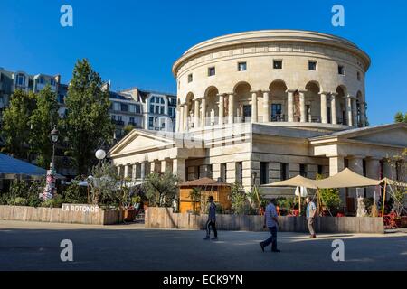 France, Paris, place de la bataille de Stalingrad, Villette Rotonde ou barrière Saint-Martin construite juste avant la révolution par l'architecte Claude Nicolas Ledoux dans le cadre de l'Farmers-General mur (l'un des murs de la ville de Paris) Banque D'Images